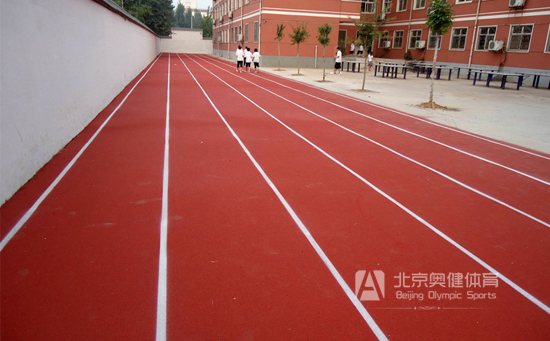 塑膠跑道維修翻新工藝步驟