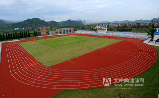 對不同塑膠跑道翻新，量身定制翻新維修施工方案