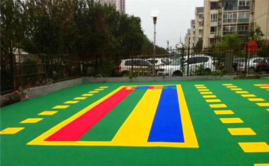 幼兒園操場(chǎng)地面為什么選擇懸浮地板