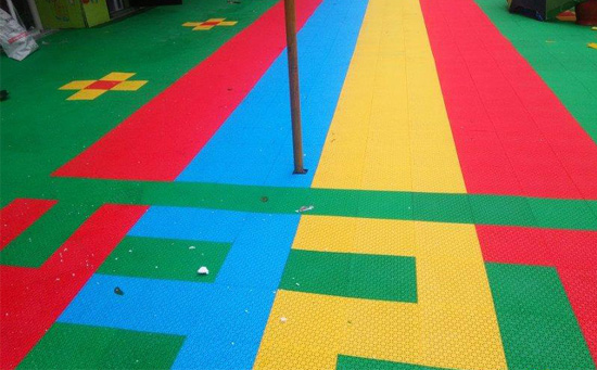 懸浮地板符合人體工學(xué)的要求