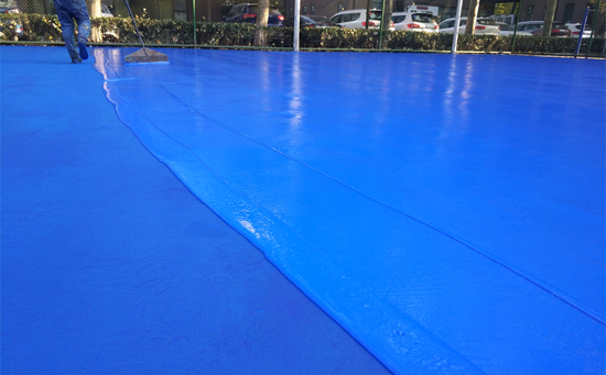 施工時注意籃球場地坪漆流平效果