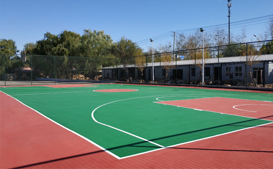 廠區(qū)硅pu塑膠籃球場圖片