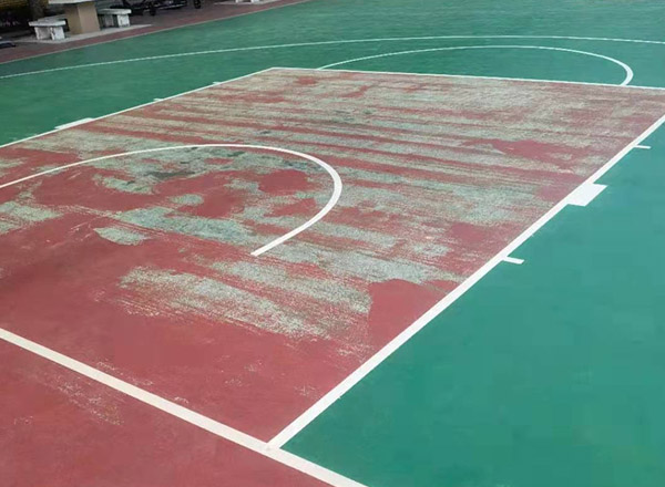 損壞硅pu球場面層